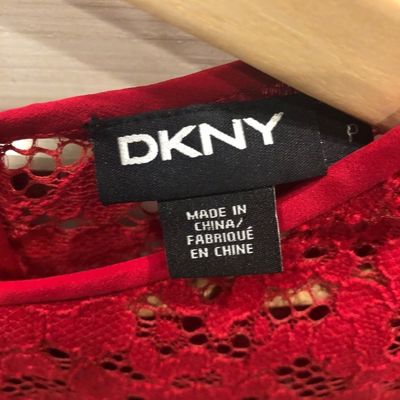 DKNY red lace top with camisole - Picture 4 of 8